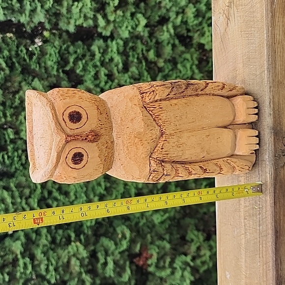 Primitive hand carved wooden owl figurine - Picture 16 of 16